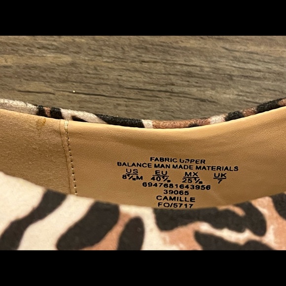 NWT Animal print shootie (shoe/bootie), size 8.5 - Picture 6 of 7